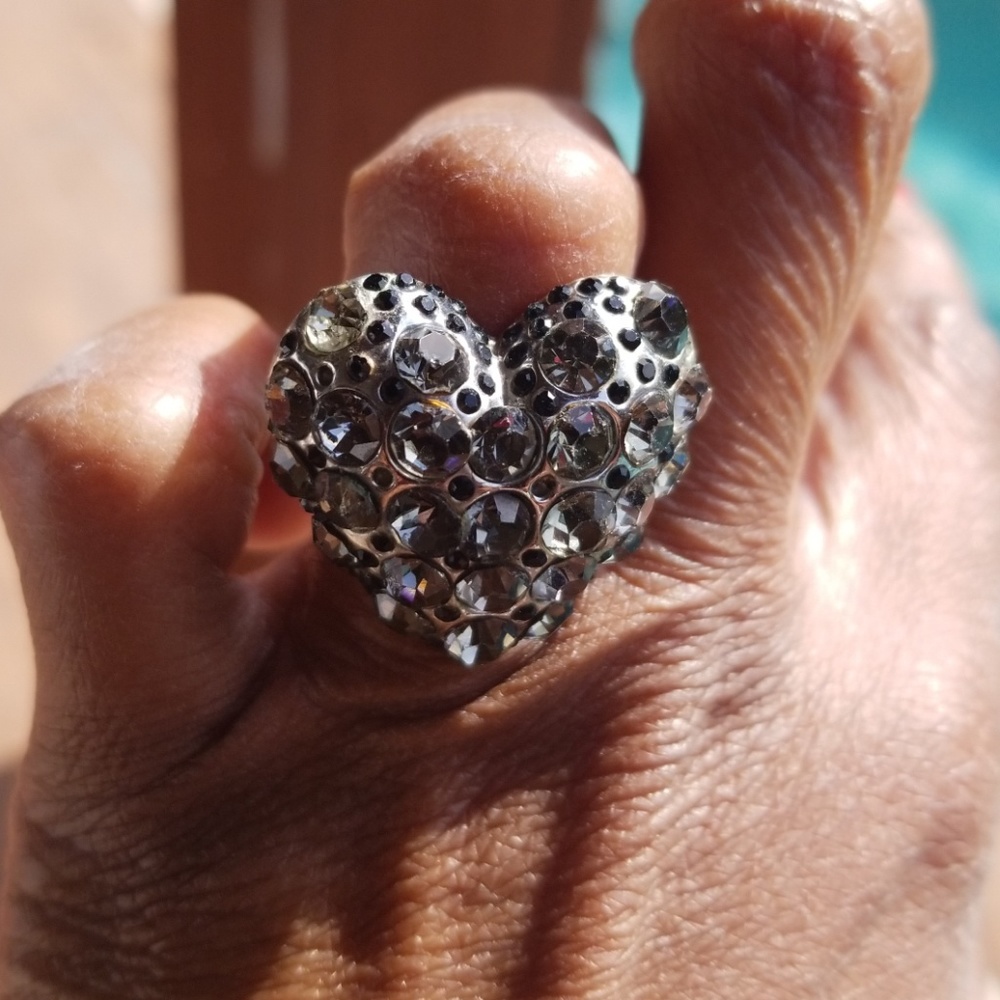 Ring - Picture 3 of 5
